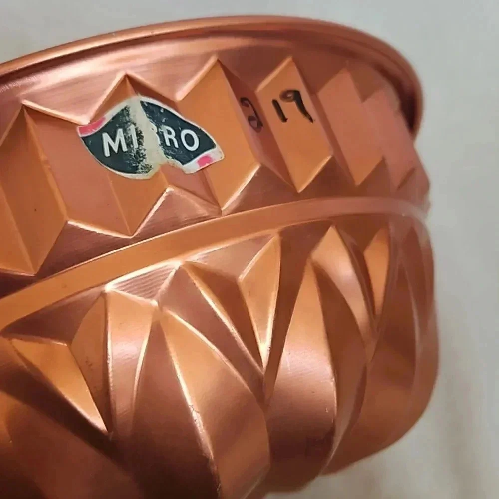 VINTAGE MOLD